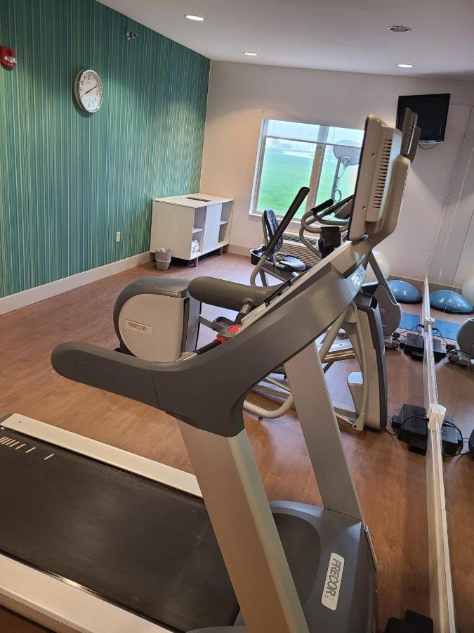 Holiday Inn Express Hotel & Suites Sheldon By Ihg Екстер'єр фото