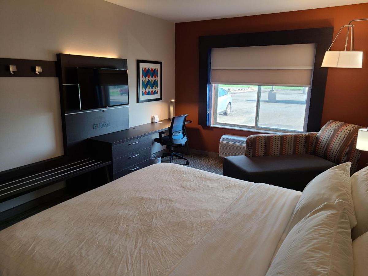 Holiday Inn Express Hotel & Suites Sheldon By Ihg Екстер'єр фото